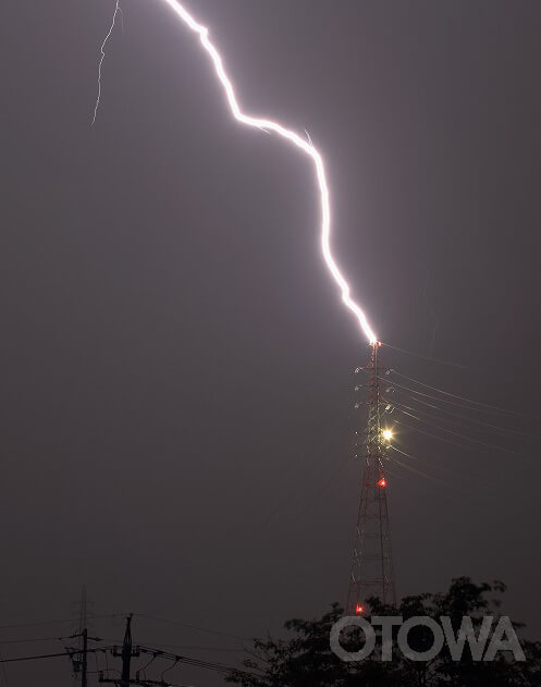 The 15th 雷写真コンテスト受賞作品 Academic Work Prize -Lightning on the steel tower-